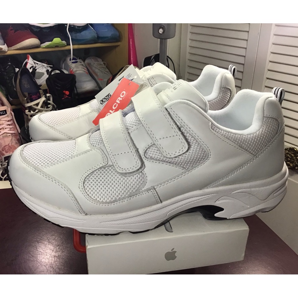 Drew Lightning II V - Men's Athletic Walking Shoe. Like New. - Picture 11 of 16